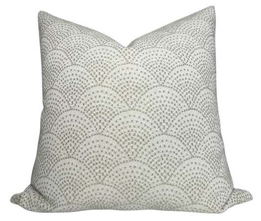 Scalloped Woven Pillow Cover in Natural